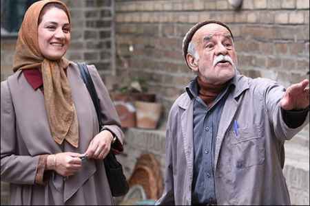 اکران و نقد و بررسی «بوسیدن روی ماه» در خانه‎ی هنرمندان