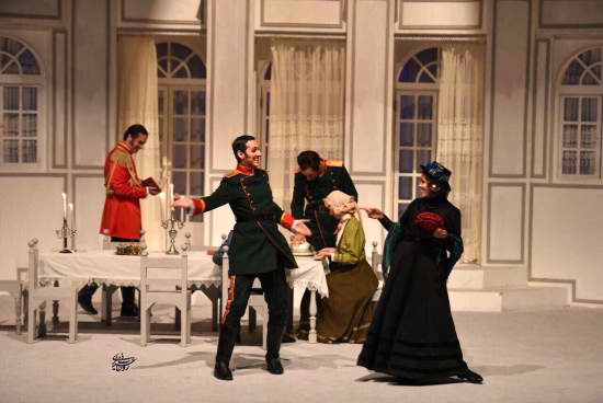 نمایش سه خواهر